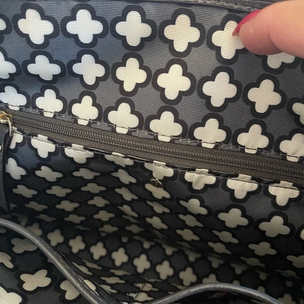 kate spade New York Beacon Court Jeanne Leather Tote Bag in gray shadow